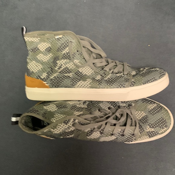 Toms Shoes Toms Camo Print Casual Shoes Poshmark